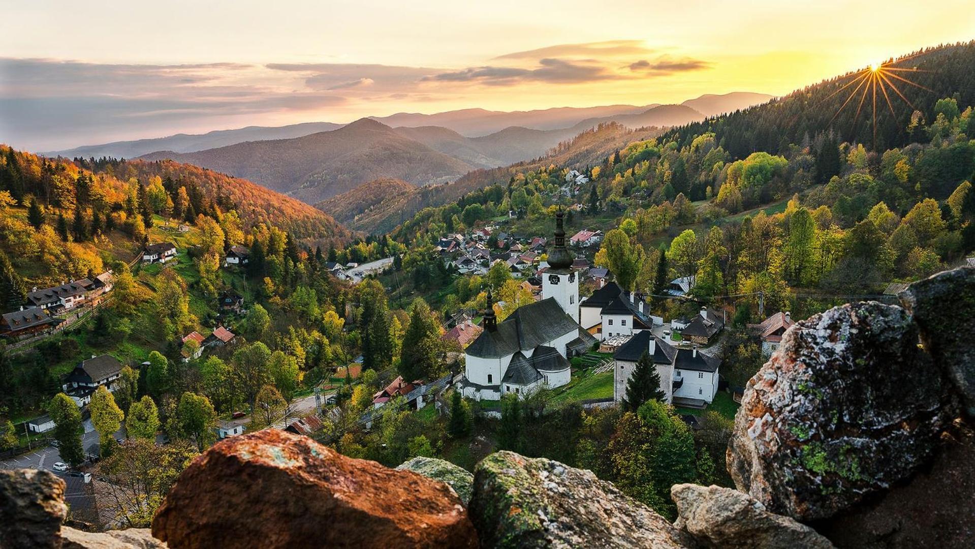 Apartmán s bazénom, Banská Bystrica Esterno foto