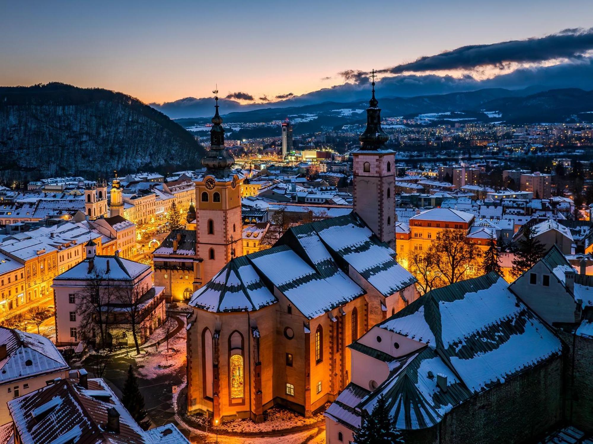 Apartmán s bazénom, Banská Bystrica Esterno foto